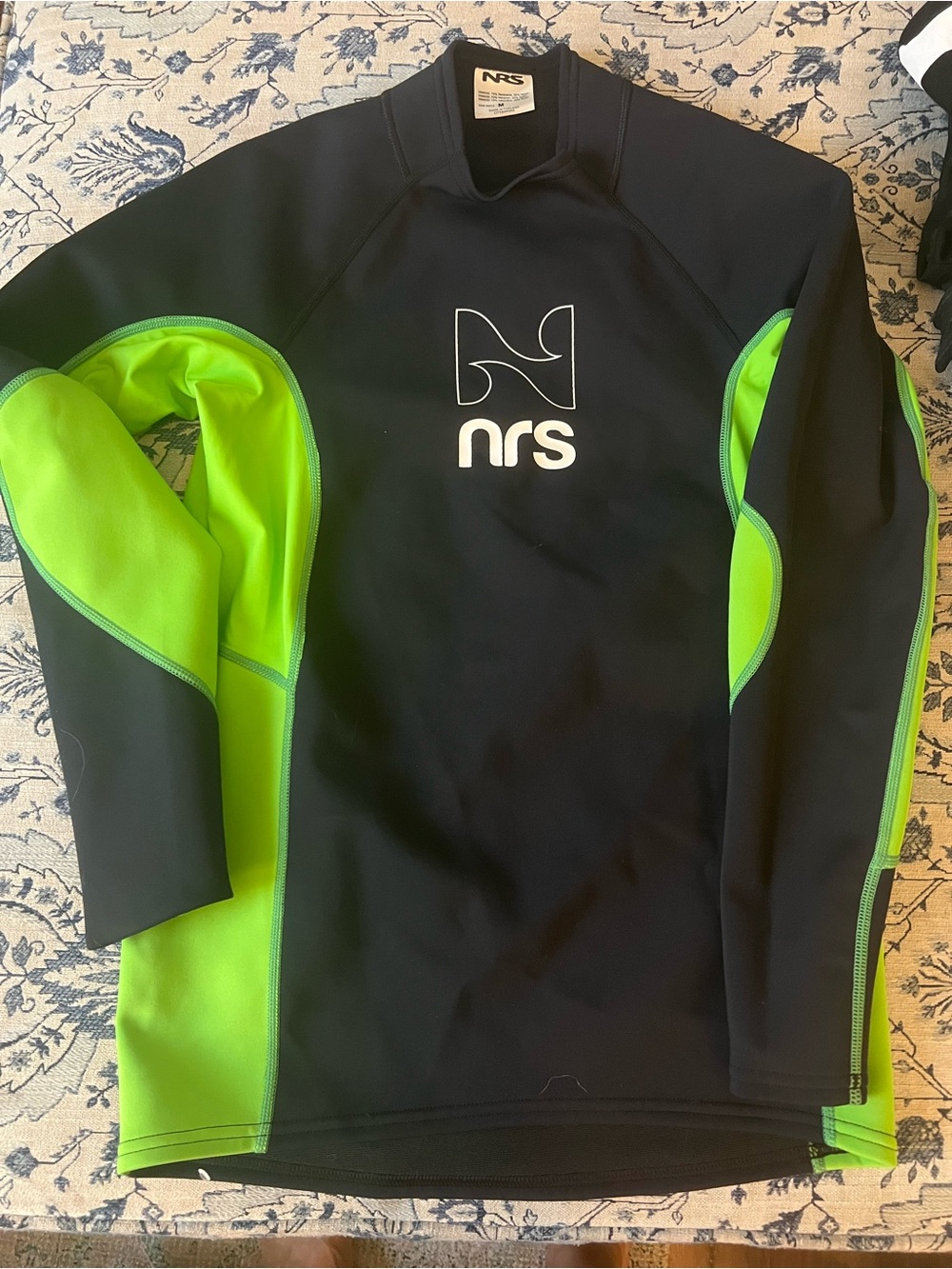 NRS HydroSkin 1.0 Black and Lime Green Long-Sleeve Swim Top